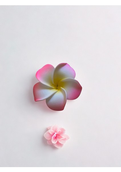 Hawaii Plumeria Çiçeği Kıstırmalı Köpük Toka 5,5cm