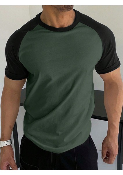 Asker Yeşili Bisiklet Yaka Omuzları Siyah Garni T-Shirt