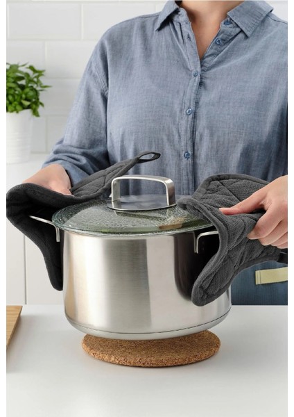 Gri Renk Fırın Eldiveni ve Tutacak Takımı, Güvenle Kullanım Için Ideal fiyatları