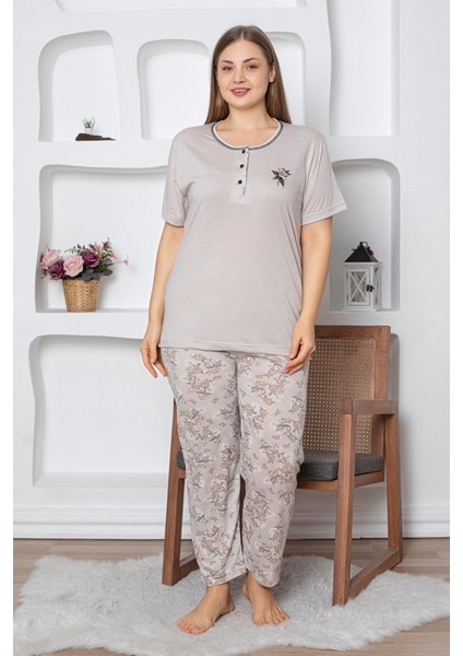 Çiçek Desenli Büyük Beden Pijama Takımı