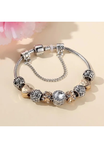 Pandora Tarz , Aşk(My Valentine) Gold Charmlı Bileklik, Ahşap Kutu Içerisinde