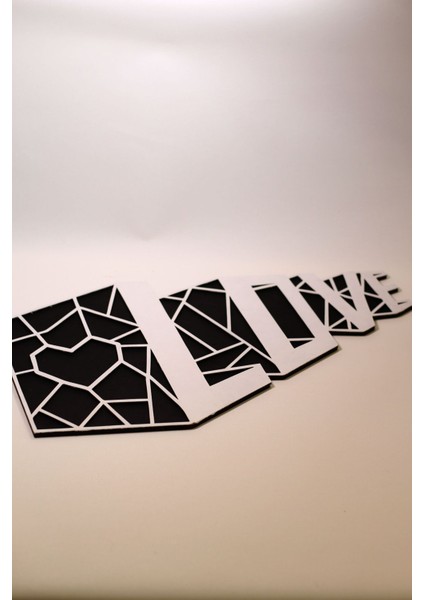 Siyah Love Duvar Dekoru, Şık ve Modern Tasarım