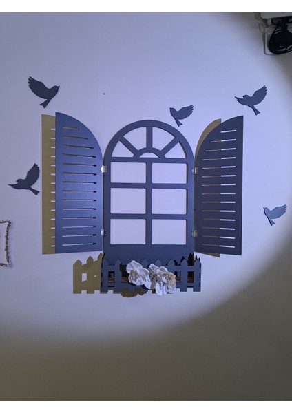 Gri Panjur Kuşlu Pencere Temalı Çiçeklik Ahşap Mdf Lazer Kesim 3mm Duvar Süsü