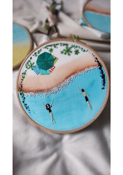 Yaz Temalı Nakış Kasnak Pano, Beyaz, Dekoratif ve Şık Duvar Sanatı