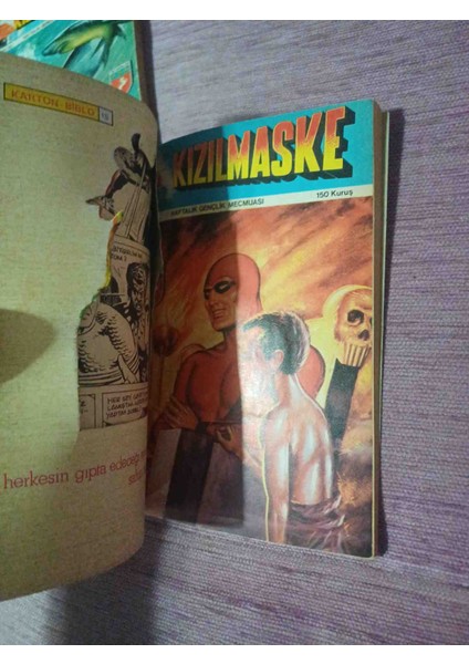 Kizilmaske Cılt 4 -4 Fasikül KAPAKLI 4×40=160 Sayfa Biblolar Alinmis Son Fasikul Arka Kapak Haric Butun Kapaklar Tamdir Kondisyon Çok Temiz Durumdadir fırsatları