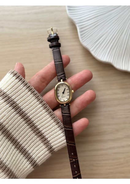 Retro Minimal Deri Kordon Vintage Kadın Kol Saati