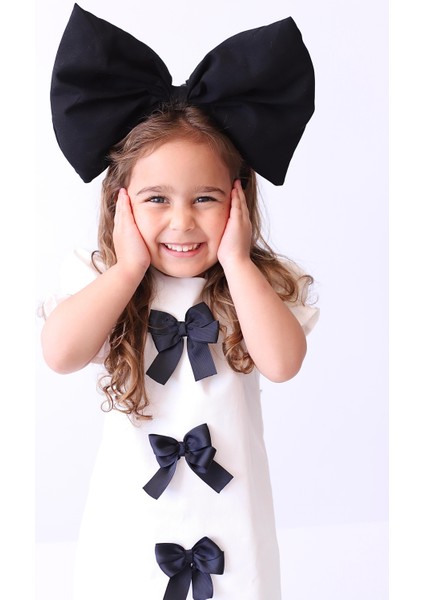 Anna Beyaz -Kısa Kollu Önü Fiyonk Detay