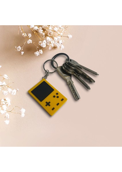 Retro Gameboy Tasarımlı Sarı Mini Konsol Anahtarlık – Nostalji Tutkunları Için Özel Aksesuar!