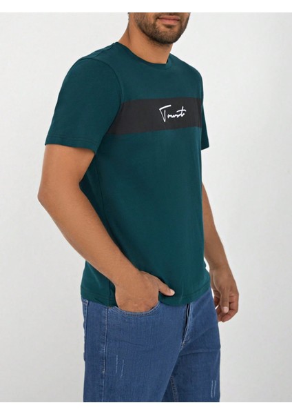 Zümrüt Yeşili Bisiklet Yaka Göğsü Trust Garni Basklı T-Shirt fırsatları