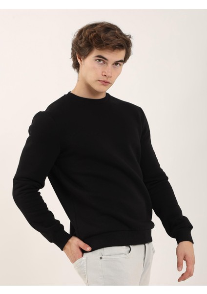 Siyah Erkek Regular Fit Bisiklet Yaka Sweatshirt fiyatları