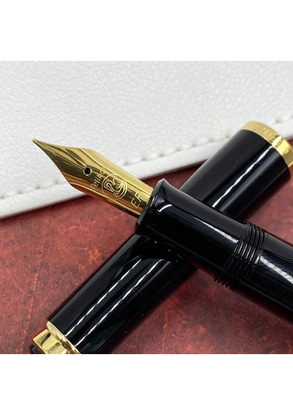 Classic M200 Marbled Red Special Edition Fountain Pen -B fırsatları