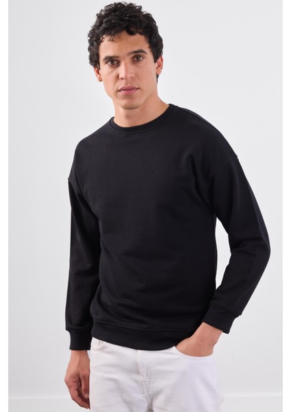 Siyah Bisiklet Yaka Regular Fit Erkek Sweatshirt