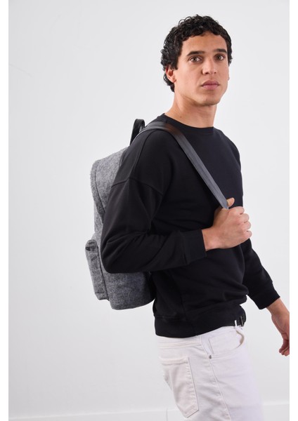 Siyah Bisiklet Yaka Regular Fit Erkek Sweatshirt indirimleri