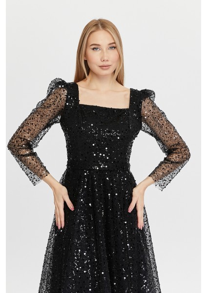 Kadın Kare Yaka Tül Kumaş Üzerine Inci Boncuklu Tül Şık ve Zarif Abiye Elbise