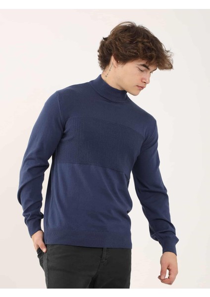 İndigo Erkek Regular Fit Desenli Dik Yaka Triko fırsatları