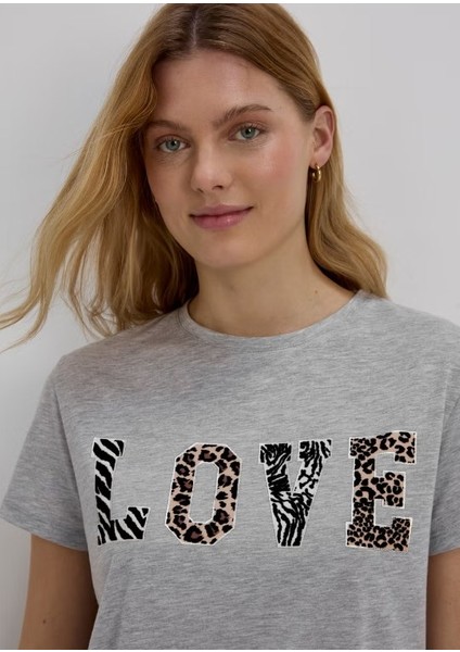 Kadife Baskılı Büyük Beden Seçenekli Kadın T-Shirt fiyatları