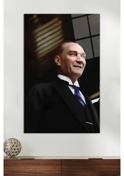 Tebessüm Eden Atatürk Portresi Cam Tablo, Modern Ev ve Ofis Dekoru, Hediyelik Duvar Dekorasyonu