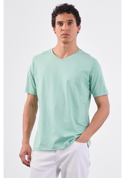 Mint Yeşili V Yaka Pamuklu Düz Renk Slim Fit Erkek T-shirt fiyatları