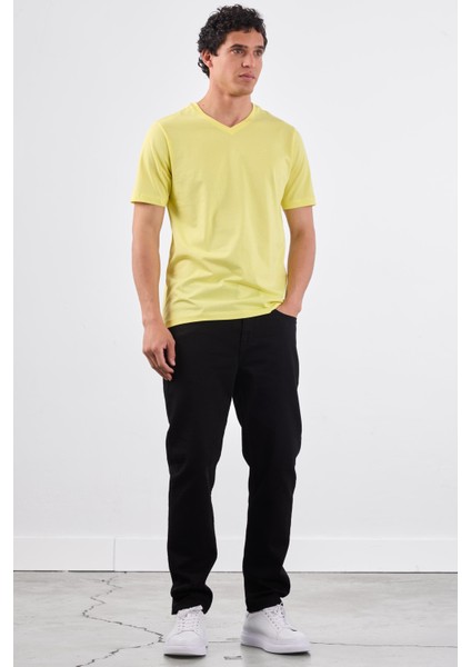Sarı V Yaka Pamuklu Düz Renk Slim Fit Erkek T-shirt fırsatları