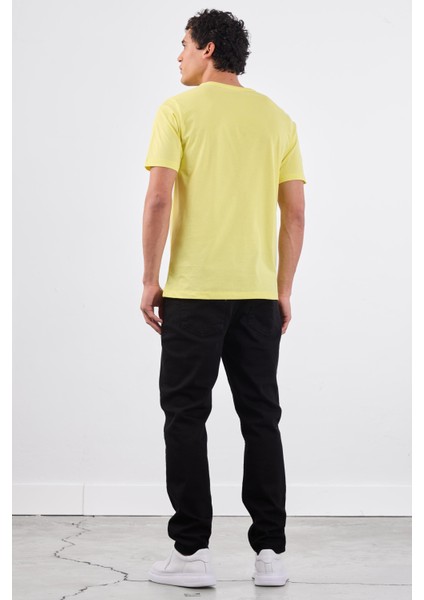 Sarı V Yaka Pamuklu Düz Renk Slim Fit Erkek T-shirt indirimleri
