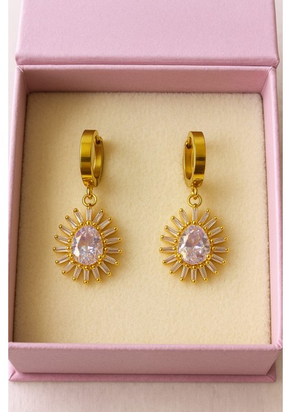 Altın Renk Taşlı Çelik Küpe