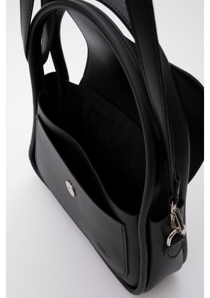 Siyah SHK97 Suni Deri Ön Cep Detaylı 2 Bölmeli Ayarlanabilir Askılı El,kol ve Omuz Çantası