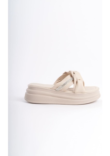 Freja Düz Topuklu Kurdele Desenli Taşlı Kalın ve Ortopedik Taban Kadın Terlik Kt Krem modelleri