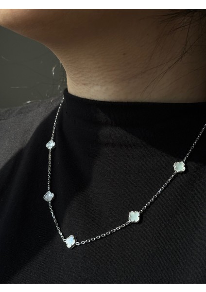 925 Ayar Gümüş Beşli 8 mm Yonca Cleef Model Kolye fiyatları