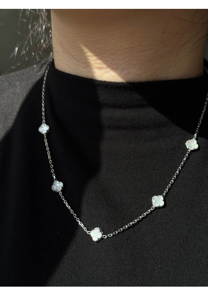 925 Ayar Gümüş Beşli 8 mm Yonca Cleef Model Kolye fırsatları