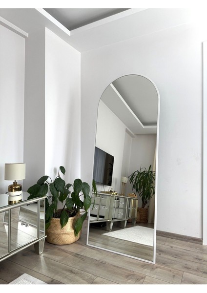 Beyaz Metal Çerçeveli Oval Ayaklı 180X70 cm Boy Aynası
