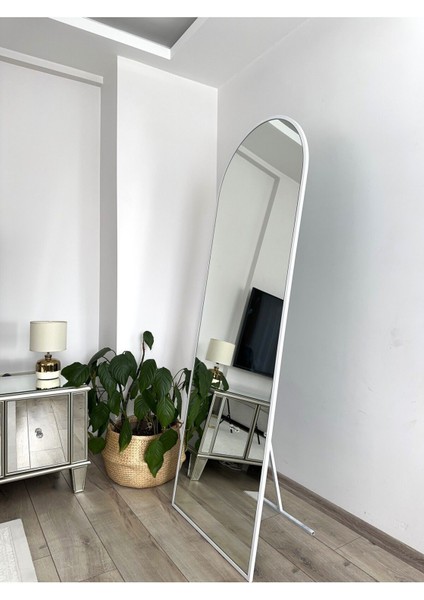 Beyaz Metal Çerçeveli Oval Ayaklı 180X70 cm Boy Aynası fiyatları
