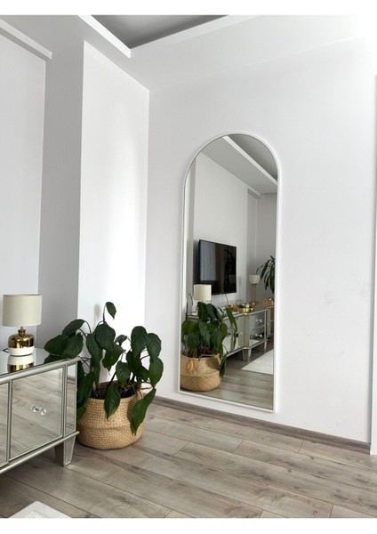 Beyaz Metal Çerçeveli Oval Ayaklı 180X70 cm Boy Aynası indirimleri