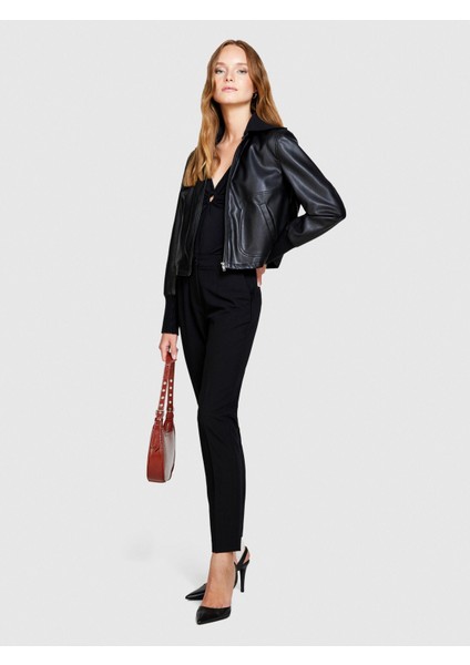 Sisley Viskoz Karışımlı Regular Fit Normal Bel Esnek Pantolon Kadın Siyah Pantolon - 323A4KVX55AE7 fiyatları