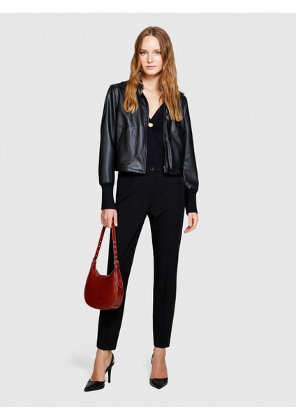 Sisley Viskoz Karışımlı Regular Fit Normal Bel Esnek Pantolon Kadın Siyah Pantolon - 323A4KVX55AE7 fırsatları