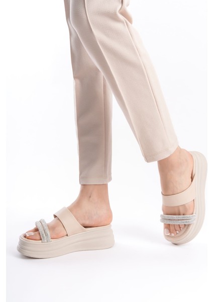 Laıla Düz Topuklu Taşlı Şeritli Kalın ve Ortopedik Taban Kadın Terlik Kt Krem indirimleri