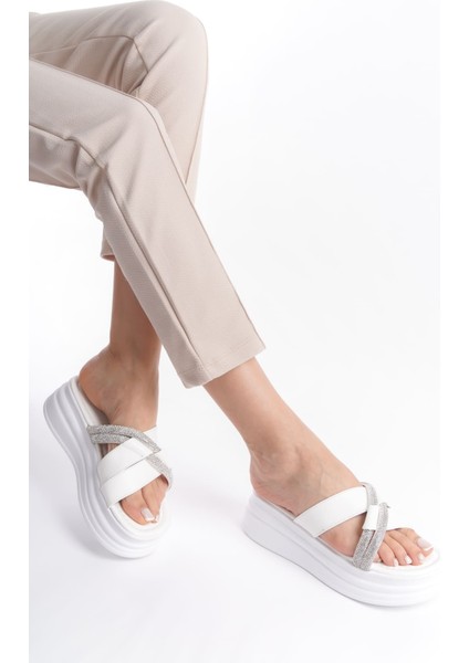 Mıla Düz Topuklu Taşlı Çapraz Şeritli Kalın ve Ortopedik Taban Kadın Terlik Bt Beyaz indirimleri