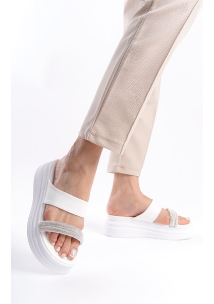 Laıla Düz Topuklu Taşlı Şeritli Kalın ve Ortopedik Taban Kadın Terlik Bt Beyaz fırsatları