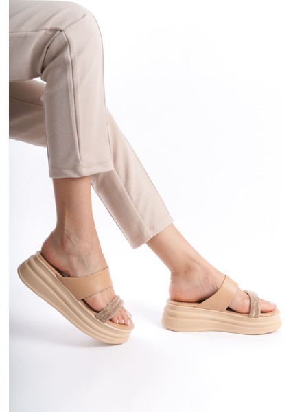 Laıla Düz Topuklu Taşlı Şeritli Kalın ve Ortopedik Taban Kadın Terlik Tt Ten indirimleri