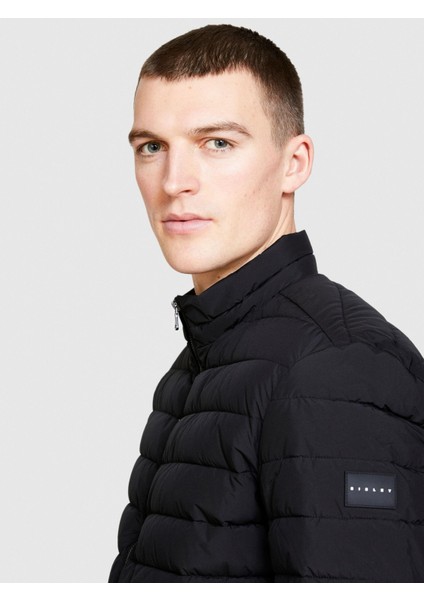 Sisley Kolu Logo Etiketli Fermuarlı Cepli Hafif Ceket Erkek Siyah Mont - 324P24UWSN02R fırsatları