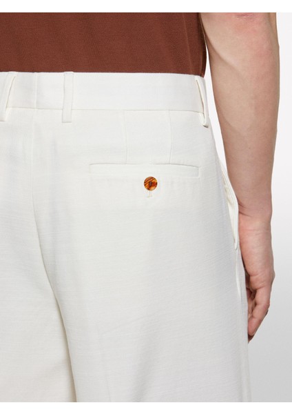 Sisley %100 Pamuk Yırtmaç Detaylı Regular Fit Bermuda Şort Erkek Krem Şort - 325P4GJ0S9018 modelleri