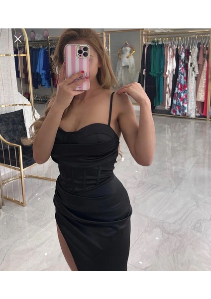 Saten Asimetrik Kesim Derin Yırtmaç Elbise fırsatları