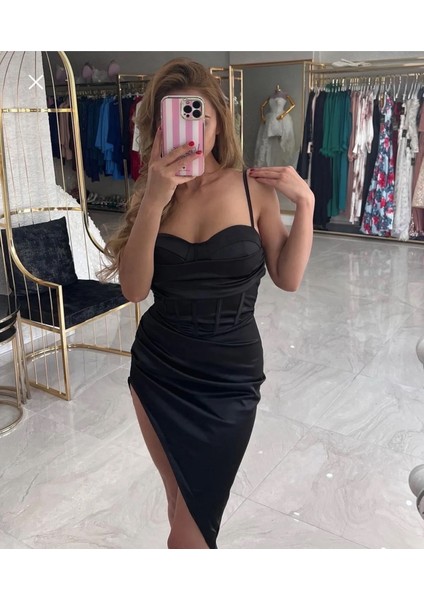 Saten Asimetrik Kesim Derin Yırtmaç Elbise indirimleri