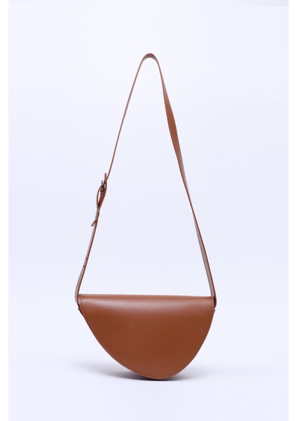 Taba SHK154 Suni Deri Asimetrik Çıtçıtlı Tek Bölmeli Astarlı Kol ve Omuz Çantası