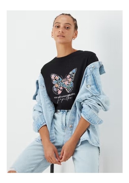 2477 Kelebek Baskılı Siyah Kadın T-Shirt - 90 fırsatları