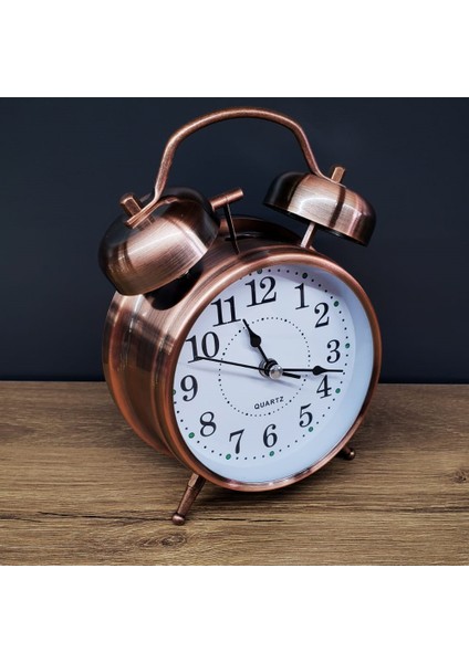 Alarmlı Metal Masa Saati – Yüksek Sesli, Dekoratif, 13 cm x 8.5