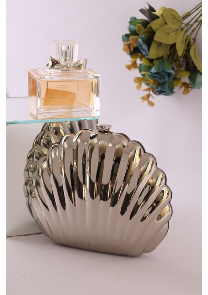 801 Şık Metal Istiridye Abiye Çanta