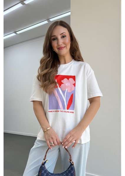 Flowers Baskılı Yazılı Tshirt