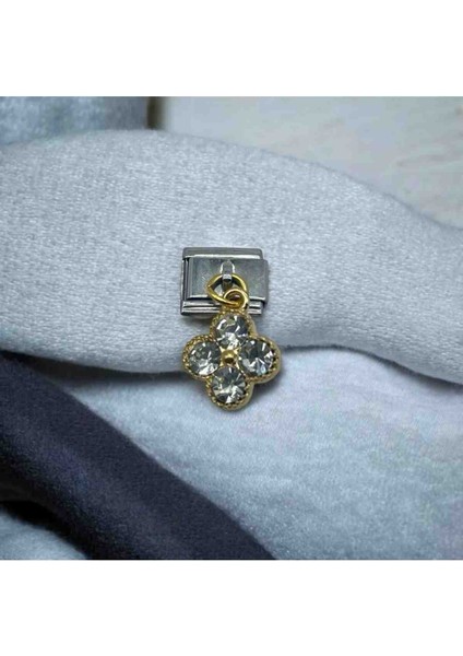Italyan Zirkon Taşlı Yonca Detaylı Çelik Charm fiyatları