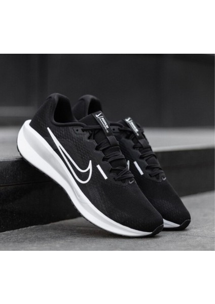 Downshifter 13 Erkek Koşu Ayakkabısı – Dayanıklı Kauçuk Taban, Nefes Alabilen Hafif Tasarım, Koşu ve Günlük Yürüyüş İçin