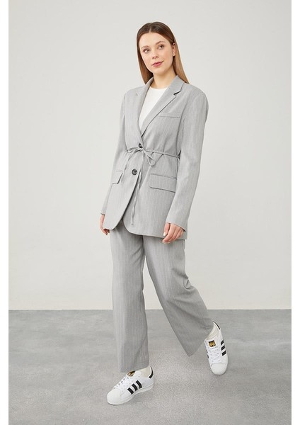 Gri Belden Bağlamalı Çizgili Pantolonlu Takım fiyatları